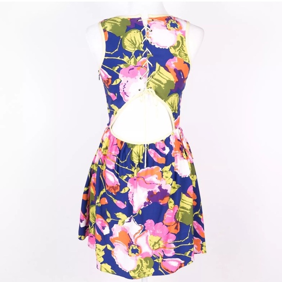 Parker Silk Floral Lace Up Open Back Fit & Flare Summer Dress - SZ Medium - Picture 4 of 7